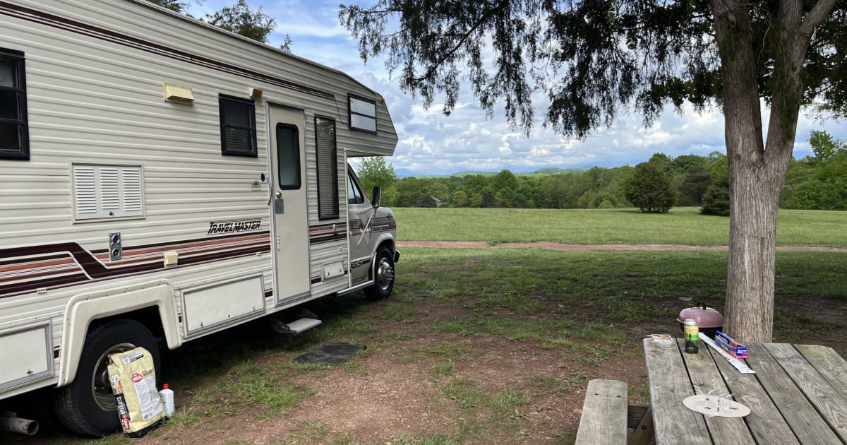 1989 Ford Ford E350 Class C Rental in Harrisonburg, VA Outdoorsy