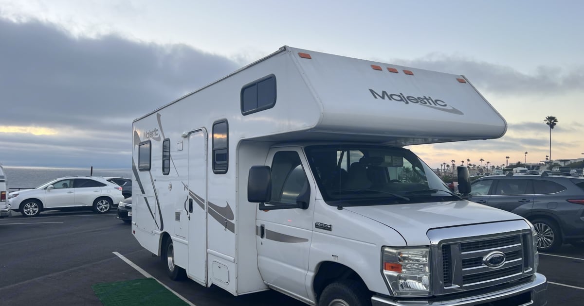 2011 Four Winds Majestic Class C Rental in Pomona, CA Outdoorsy