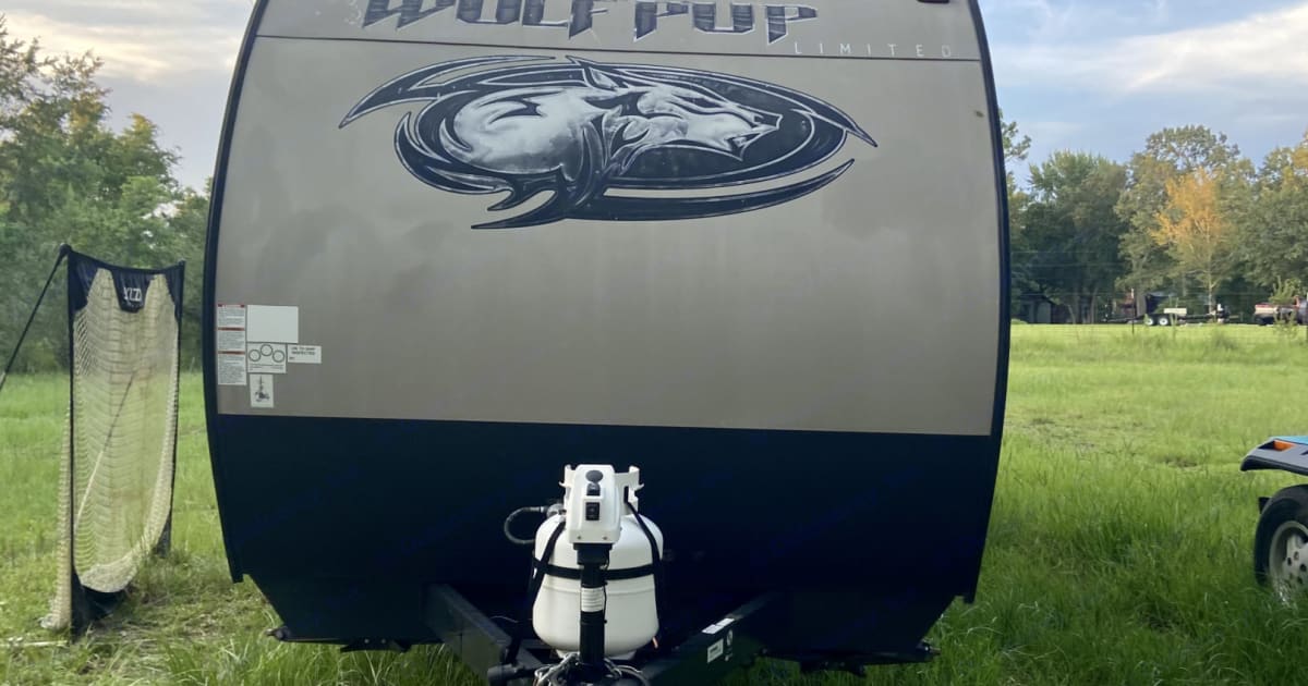 2018 Forest River Cherokee Wolf Pup Travel trailer Rental in Vancleave