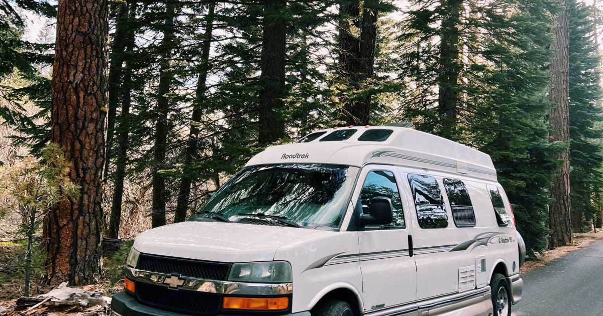 2004 Roadtrek 190 Versatile Camper van Rental in Fair Oaks, CA Outdoorsy