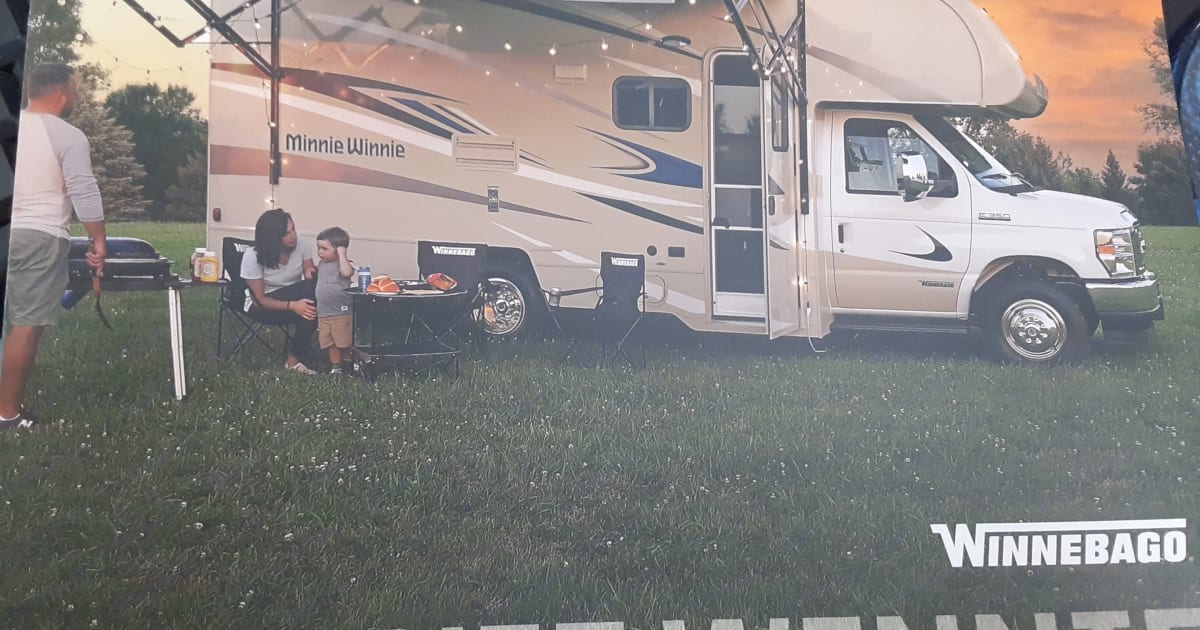 2023 Winnebago Minnie Winnie Motorhome Rental in Baton Rouge, LA