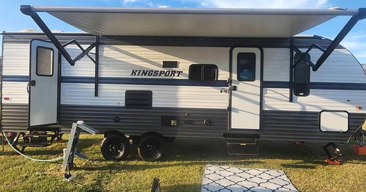 2022 Gulf Stream Kingsport Travel Trailer Rental in Somerville, TX