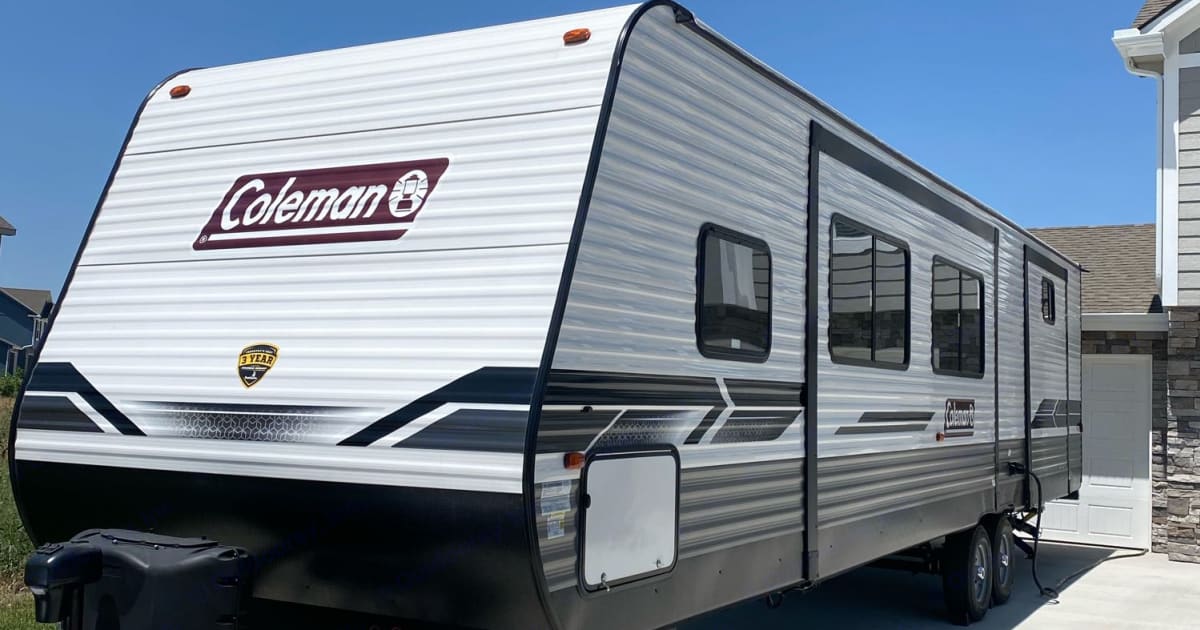 2022 Coleman 334BH Caravane Rental in Peculiar, MO Outdoorsy