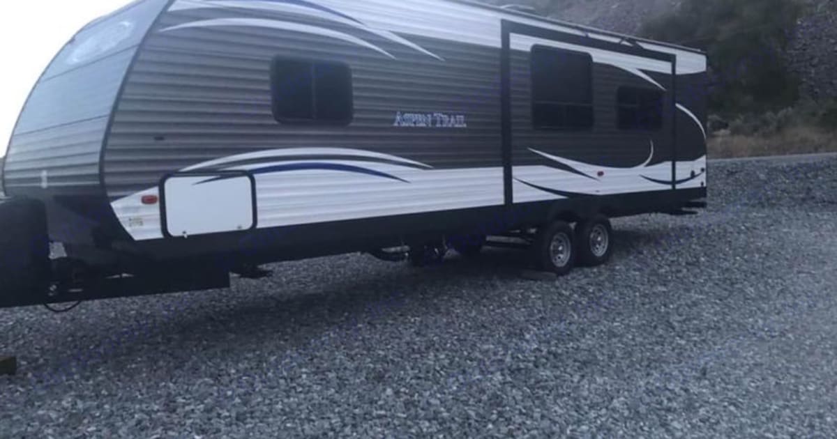 2018 Dutchmen 2860RLSWE Travel trailer Rental in East Wenatchee, WA