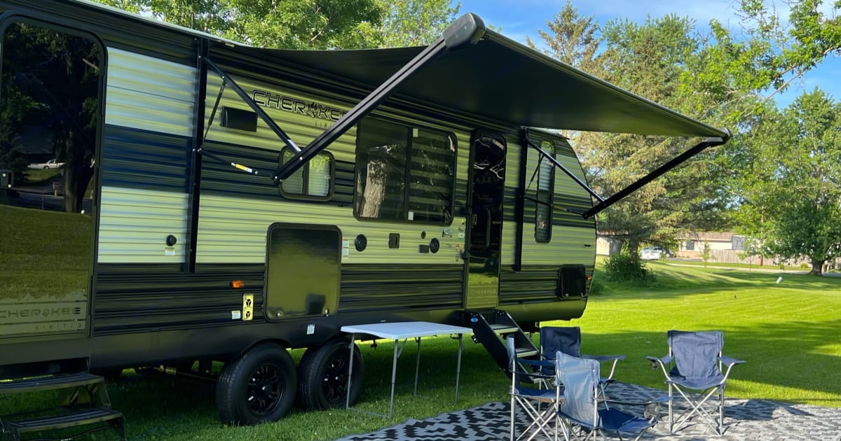 2022 Forest River Cherokee Travel trailer Rental in Hubertus, WI