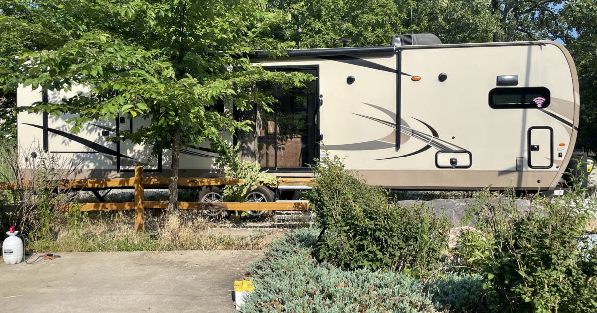 2019 Forest River Rockwood Signature Travel trailer Rental in Camdenton