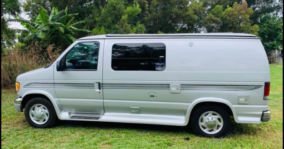 2002 Ford Econolline 250s Camper Van Rental in Kailua, HI | Outdoorsy