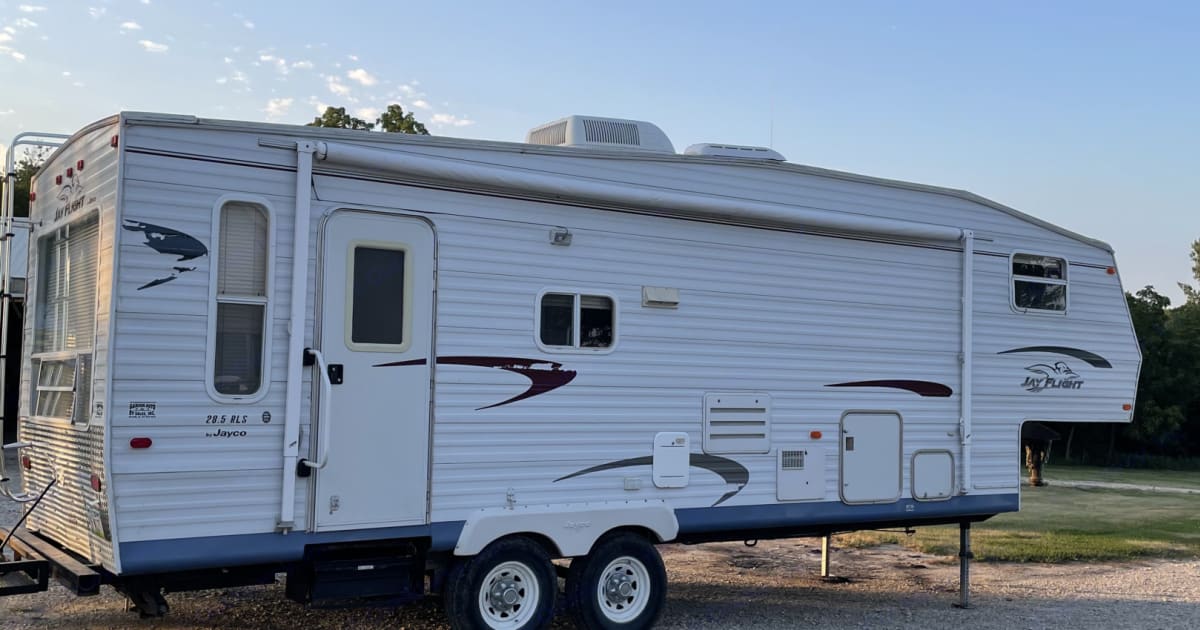 2005 Jayco Jay Flight Fifthwheel Rental in Indianola, IA Outdoorsy