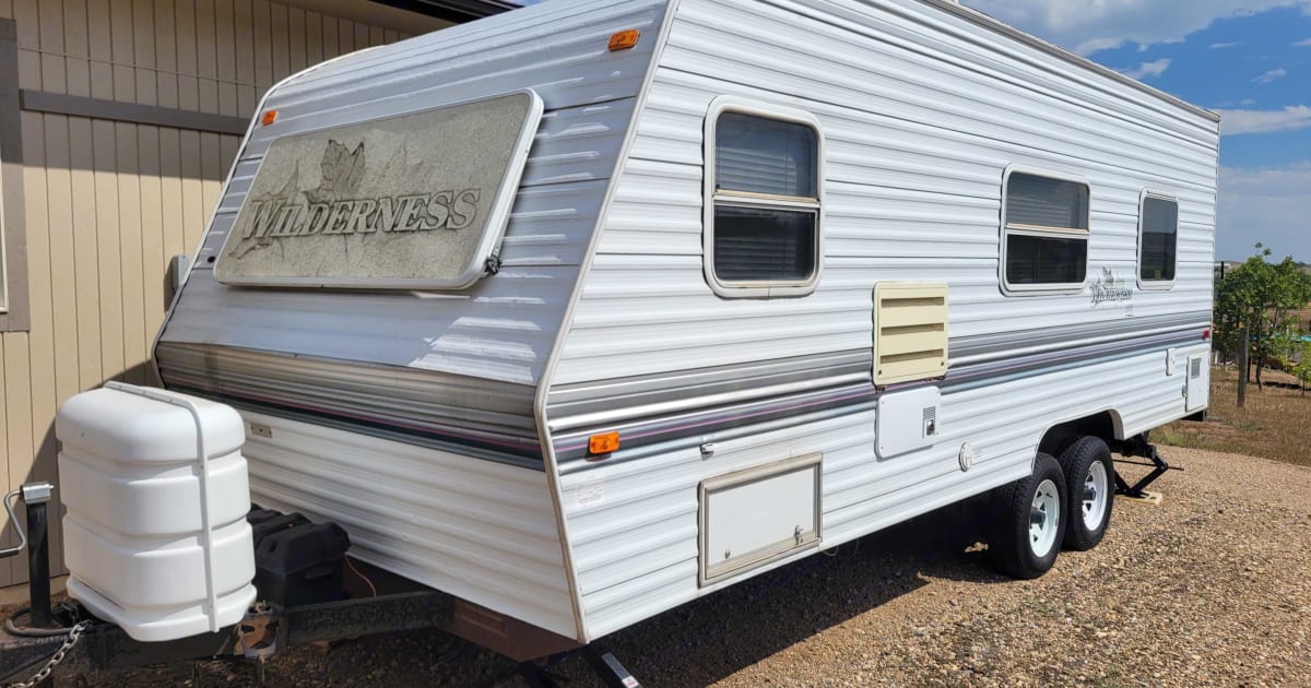 1999 Fleetwood Wilderness Lite Travel trailer Rental in Loveland, CO