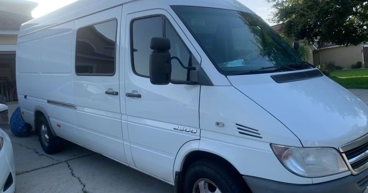 2007 Dodge Sprinter 2500 170ext Camper van Rental in Orlando, FL Outdoorsy