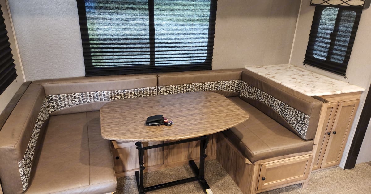 2018 Coachmen Freedom express 27Rlds Travel trailer Rental in Brunswick