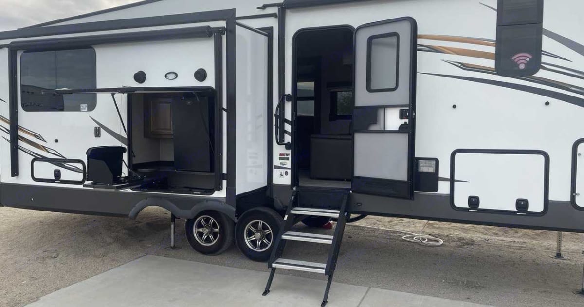2019 Forest River Rockwood Signature Fifthwheel Rental in Azusa, CA