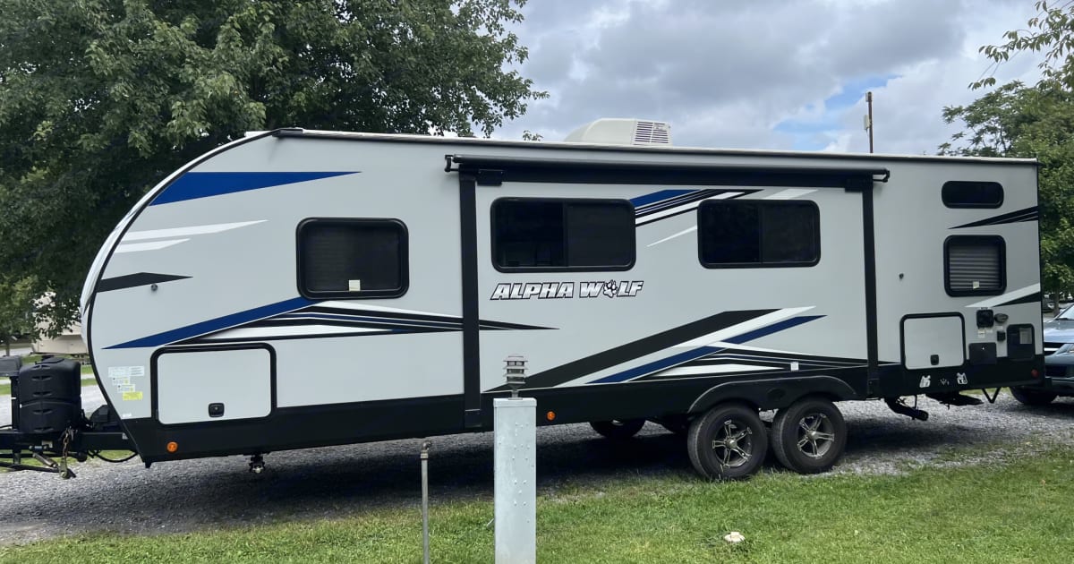 2021 Forest River Cherokee Alpha Wolf Travel trailer Rental in