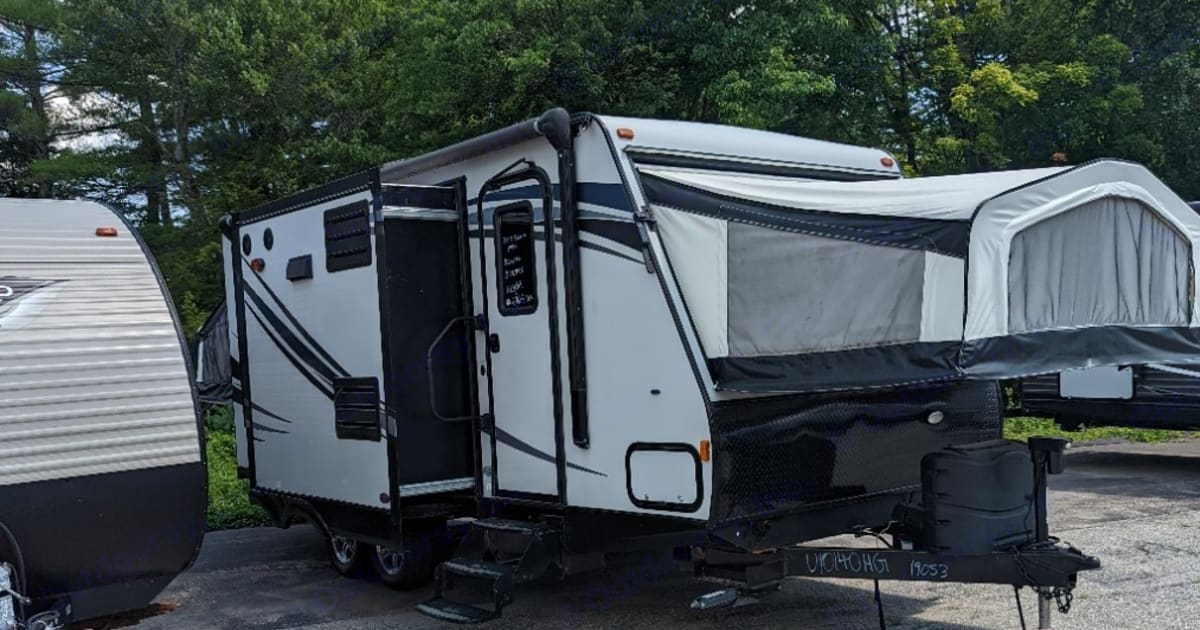 2015 Palomino Solaire 197X Travel trailer Rental in Goffstown, NH