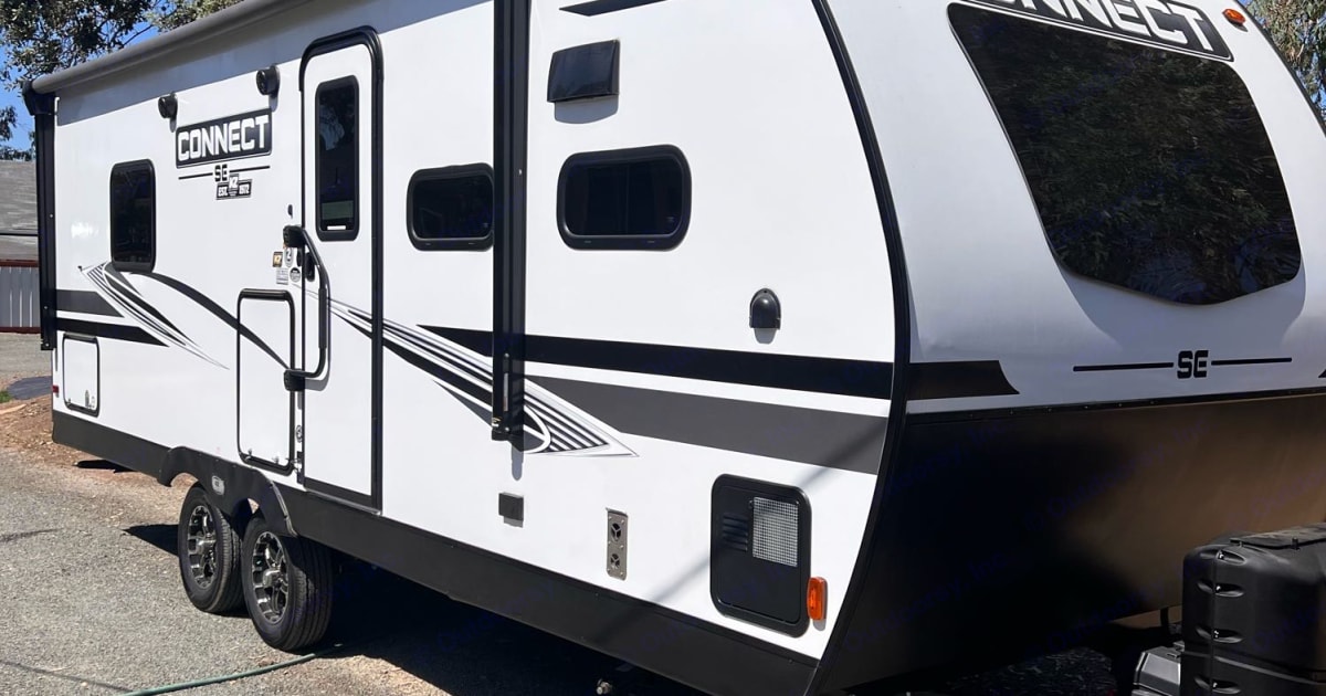 2022 connect travel trailer