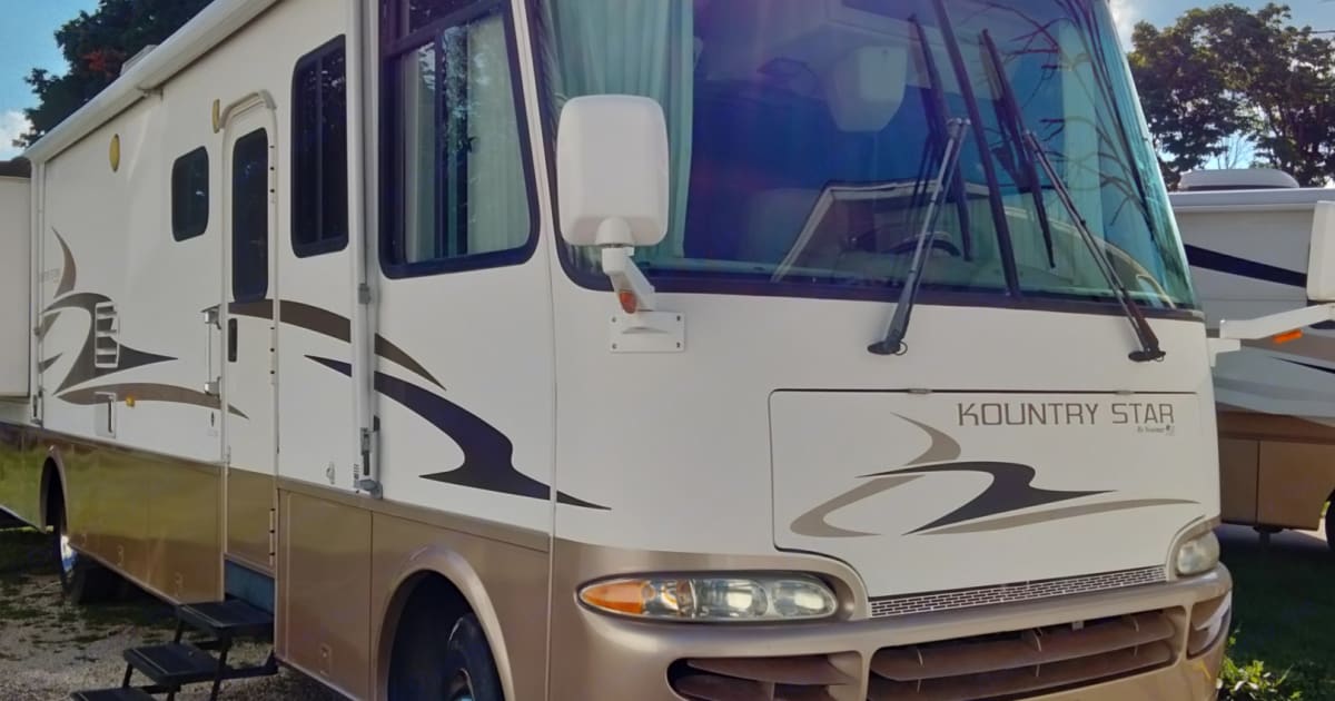 2004 Kountry Star Kountry Star Motorhome Class A Rental in Gridley, IL