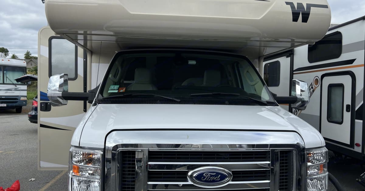 2022 Winnebago Minnie Winnie Capucine Rental in West Roxbury, MA