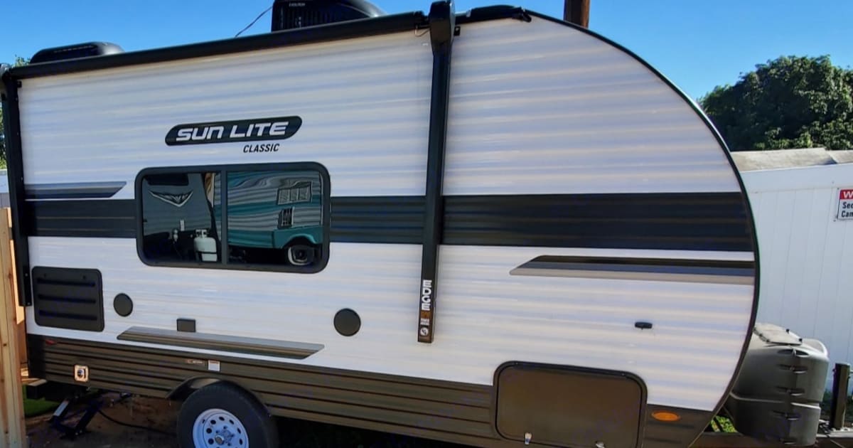 2022 Sunset Park RV Sun Lite Travel trailer Rental in Riverside, CA