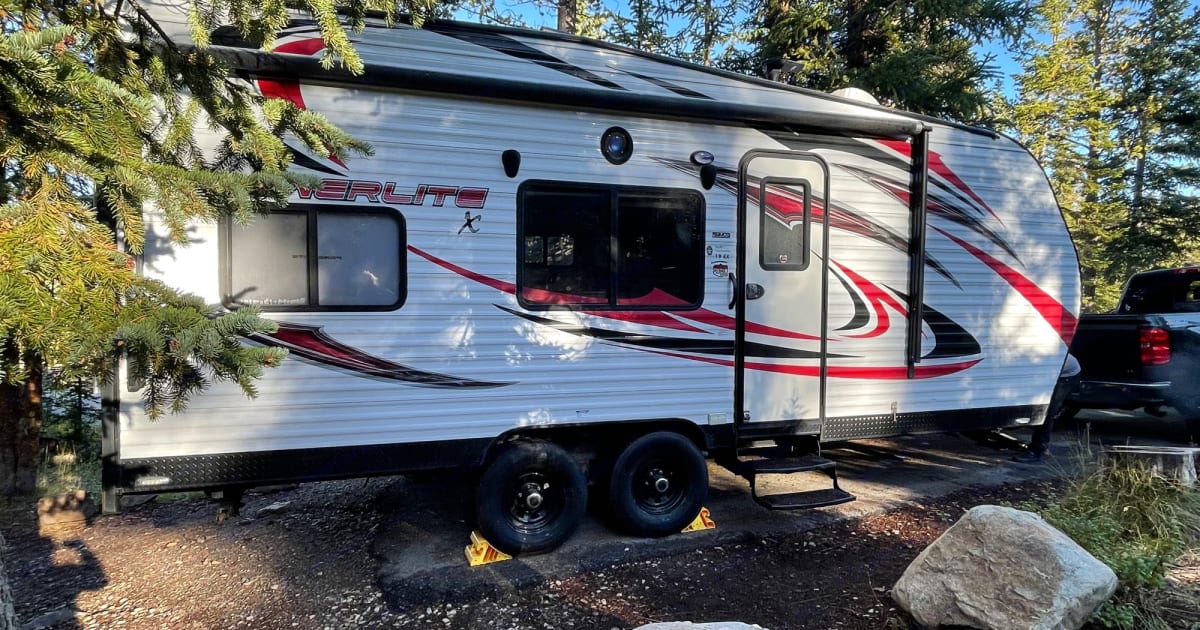 2016 Pacific Coachworks Powerlite EX 102" Toy Hauler Toy hauler Rental