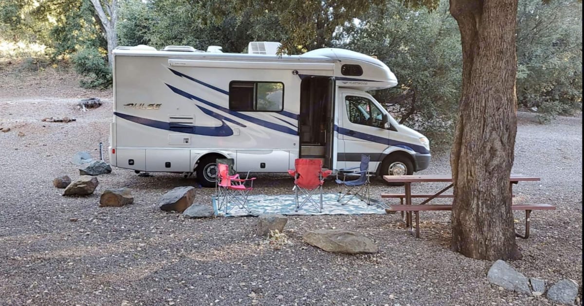 2008 Pulse Fleetwood Motorhome Rental in Yuma, AZ Outdoorsy