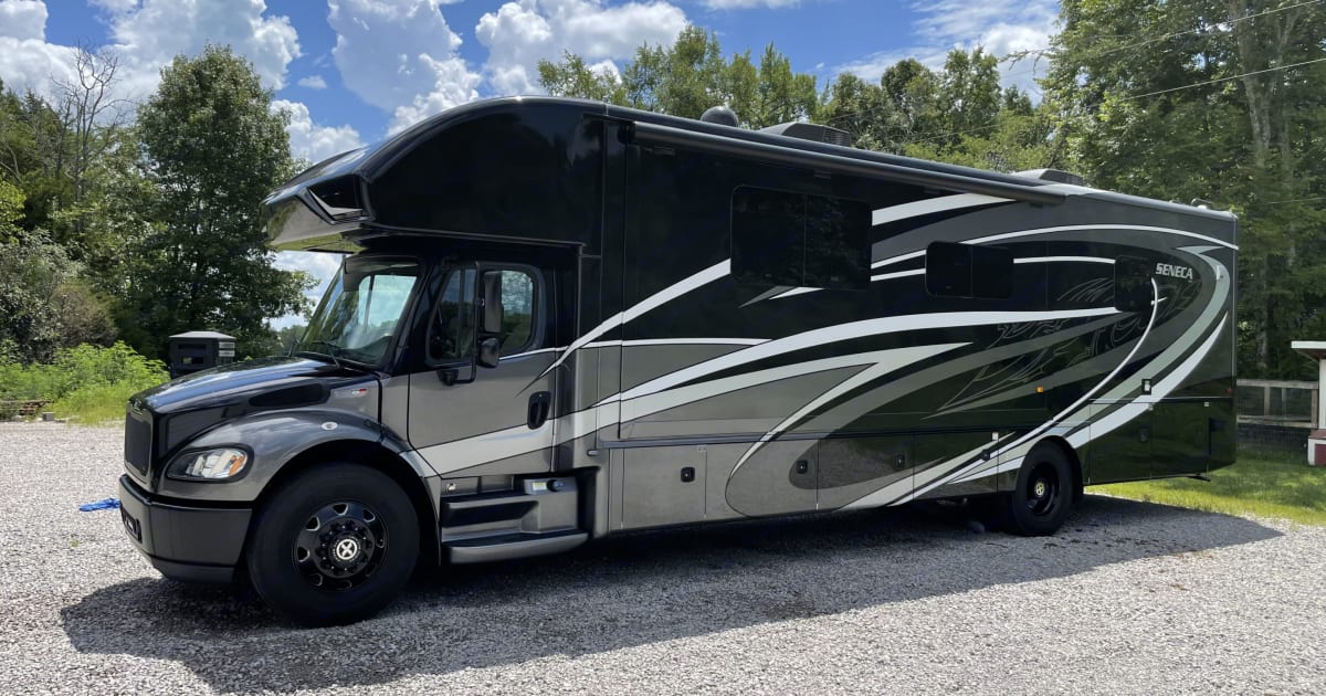 2020 Jayco Seneca Capucine Rental in Lewisburg, TN Outdoorsy