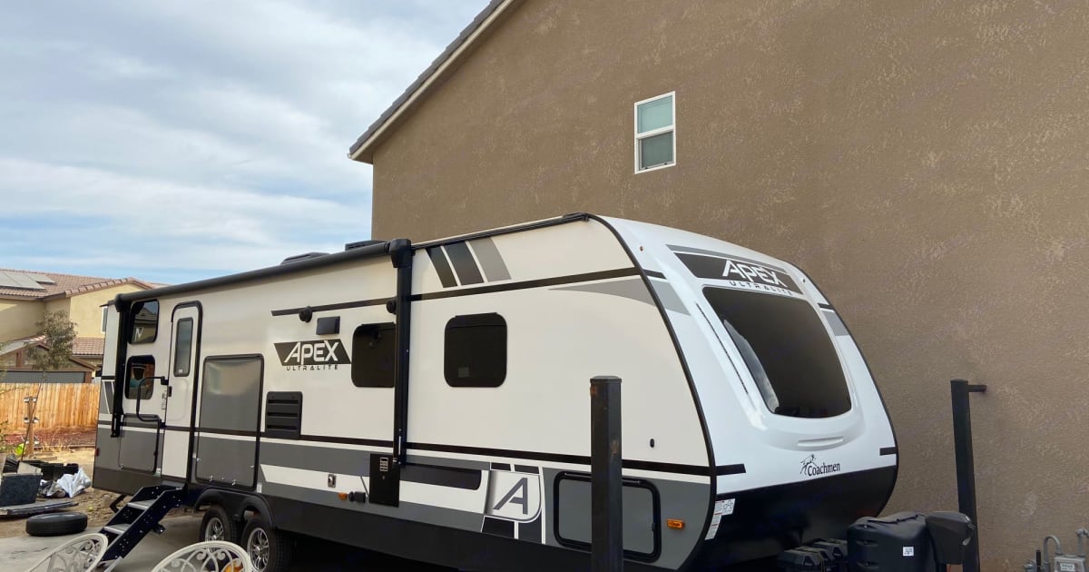 2022 Forest River 284BHSS Travel trailer Rental in Fresno, CA Outdoorsy