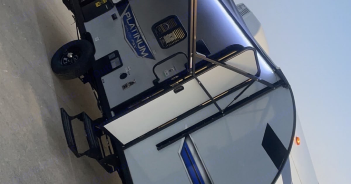 2022 Forest River Salem FSX Plantium Travel trailer Rental in Taft, TN