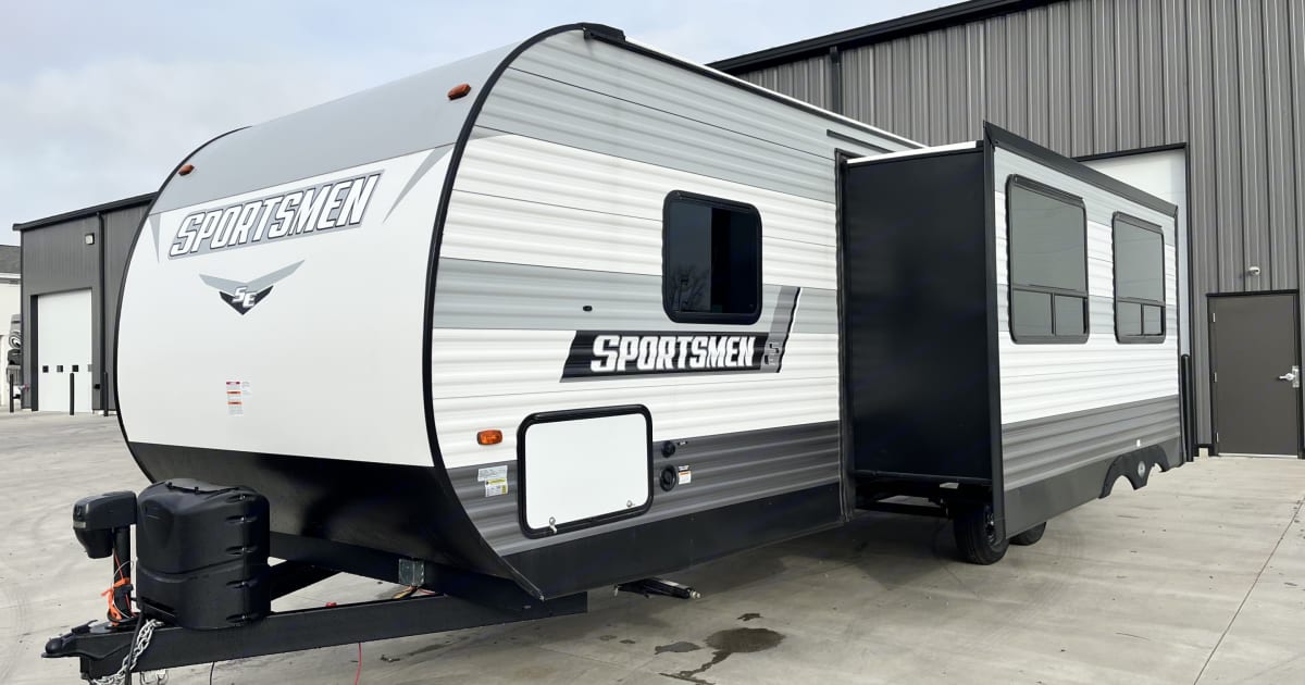 2023 KZ Sportsmen SE 301BHKSE Travel trailer Rental in Nappanee, IN Outdoorsy