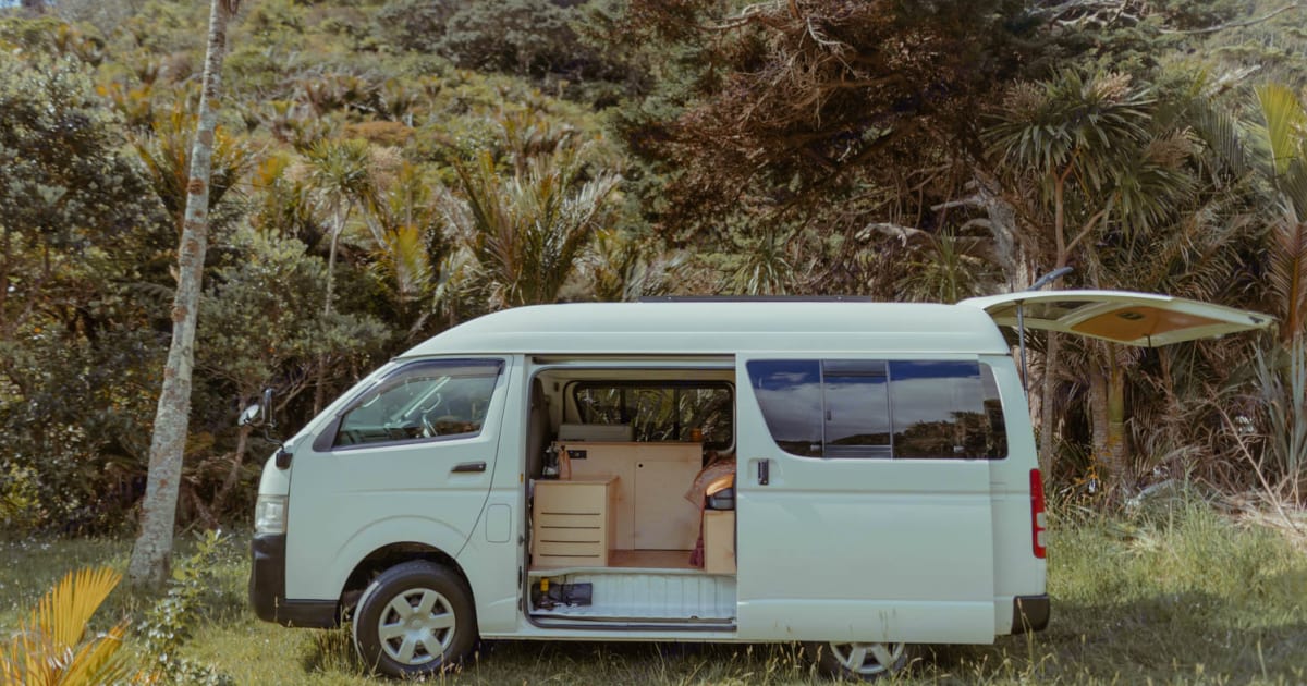2007 Toyota Hiace Camper van Rental in Auckland, AUK | Outdoorsy