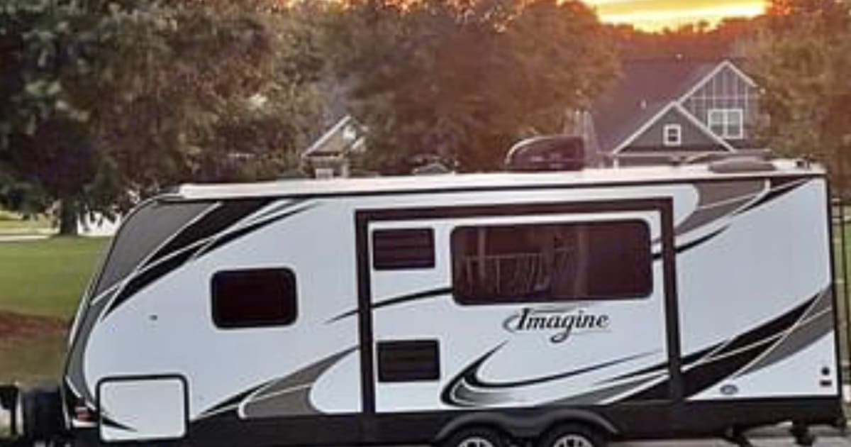 2018 Grand Design Imagine Travel trailer Rental in Candler, NC Outdoorsy