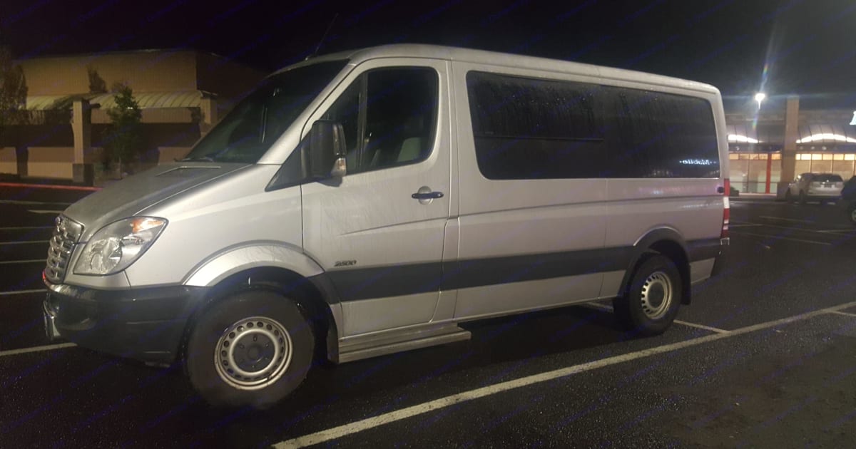 2007 Dodge Sprinter Camper van Rental in Orlando, FL Outdoorsy