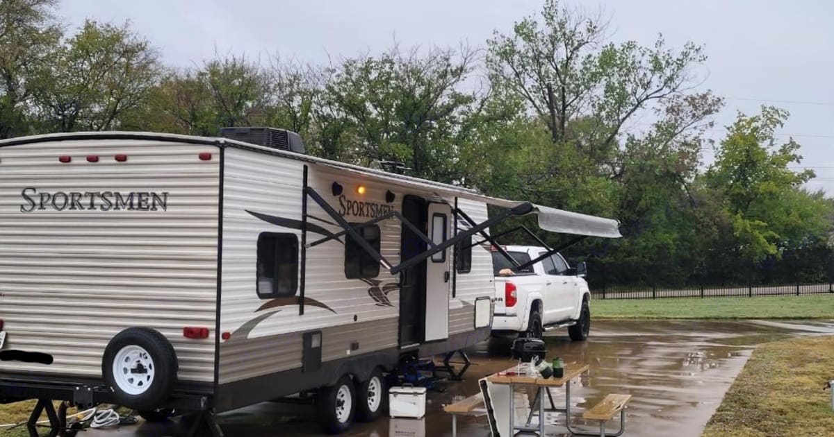 2016 Sportsmen Sportsmen Trailer Travel trailer Rental in Wylie, TX