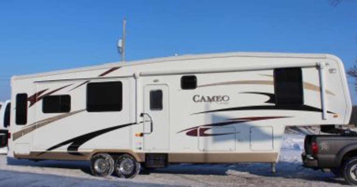 2007 Carriage Cameo LXI Fifthwheel Rental in Caledon East, ON Outdoorsy 2007 Carriage Cameo LXI Fifthwheel Rental in Caledon East, ON Outdoorsy