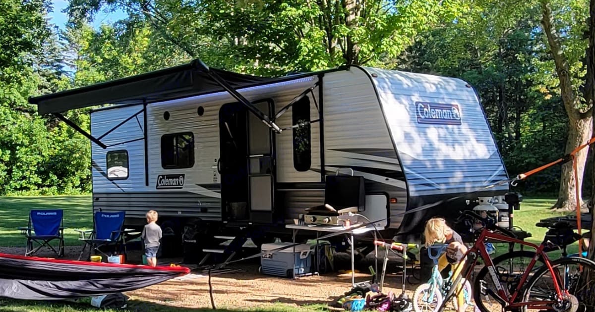 2021 Coleman Lantern 274 BH Travel trailer Rental in Waconia, MN