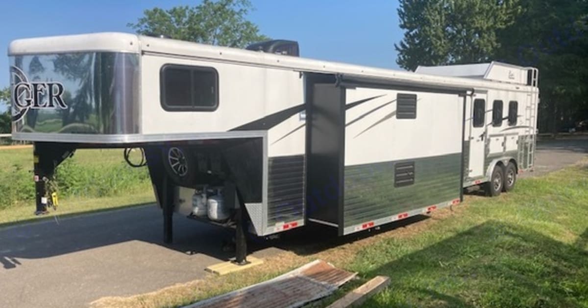 2020 Bison Coach Ranger Horse Trailer Fifthwheel Rental in atascadero