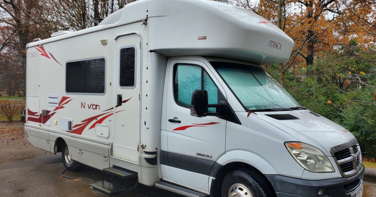 2008 Itasca Navion Motorhome Rental in Oshkosh, WI Outdoorsy