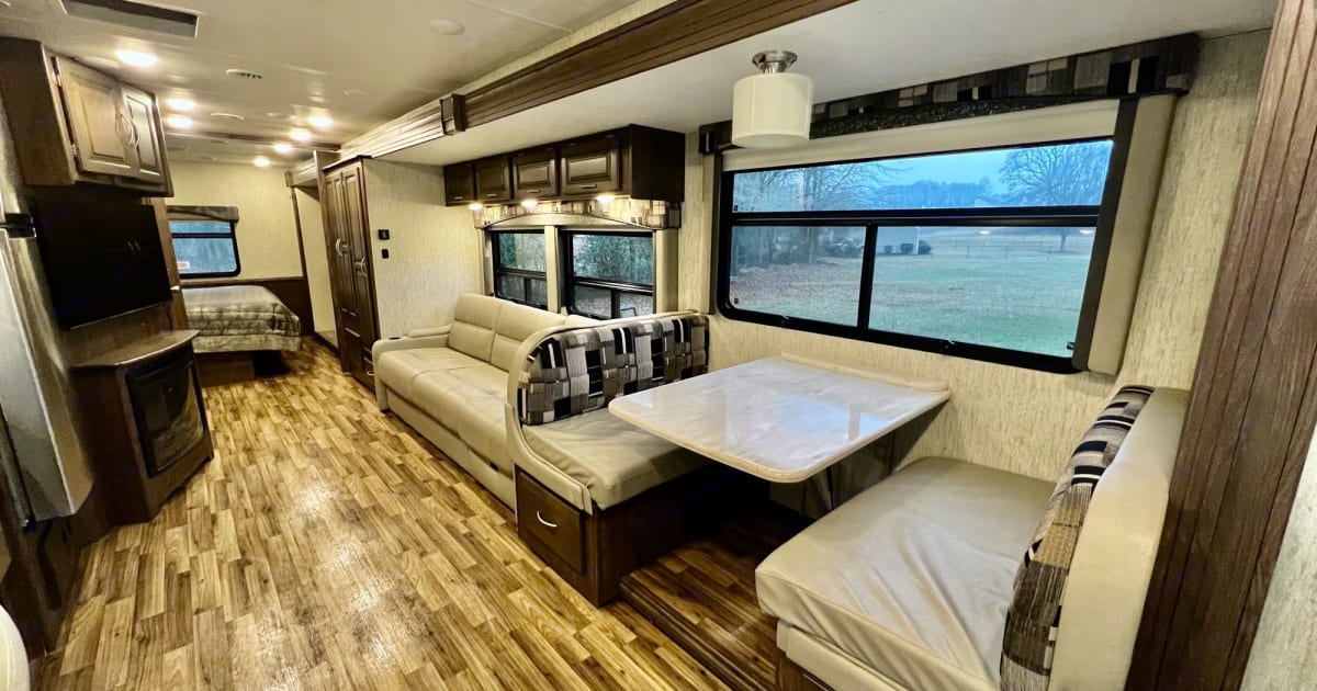 2018 Coachman Mirada Class A Rental in Jefferson, GA Outdoorsy