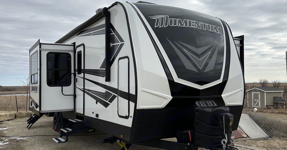 2020 Grand Design Momentum Toy hauler Rental in Gypsum, KS Outdoorsy