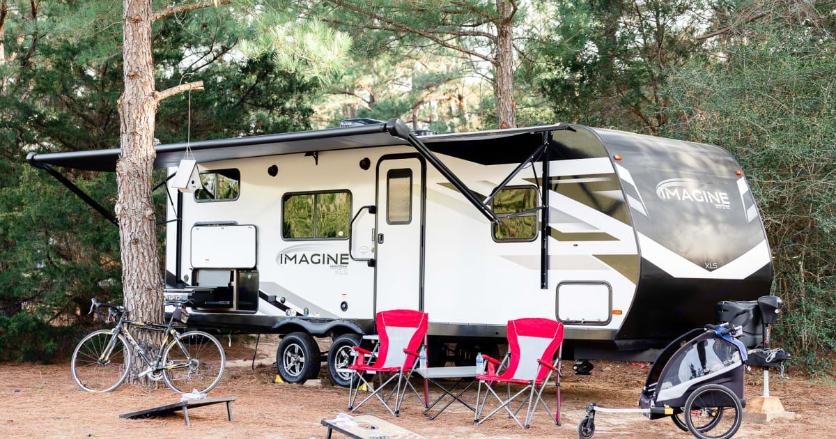 2022 Grand Design Imagine XLS Travel trailer Rental in Smithville, TX
