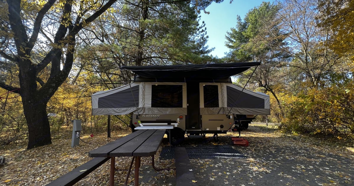 Photos 2022 Forest River Flagstaff 228 LTD Travel trailer Rental in