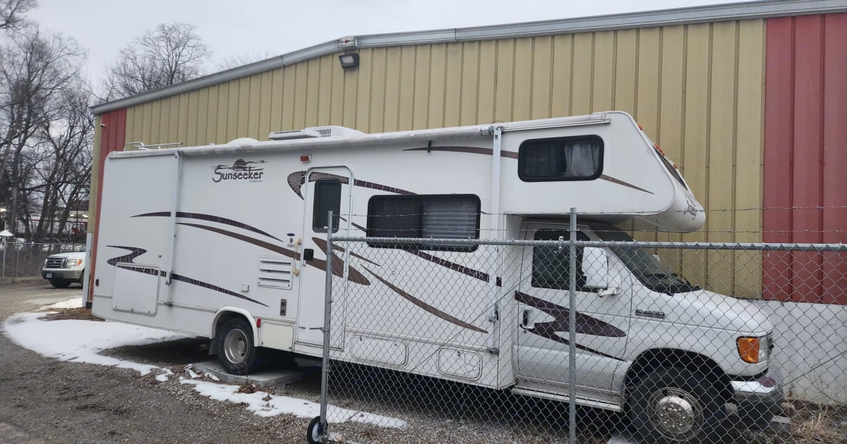 2007 Forest River Sunseeker Class C Rental in Oskaloosa, IA Outdoorsy