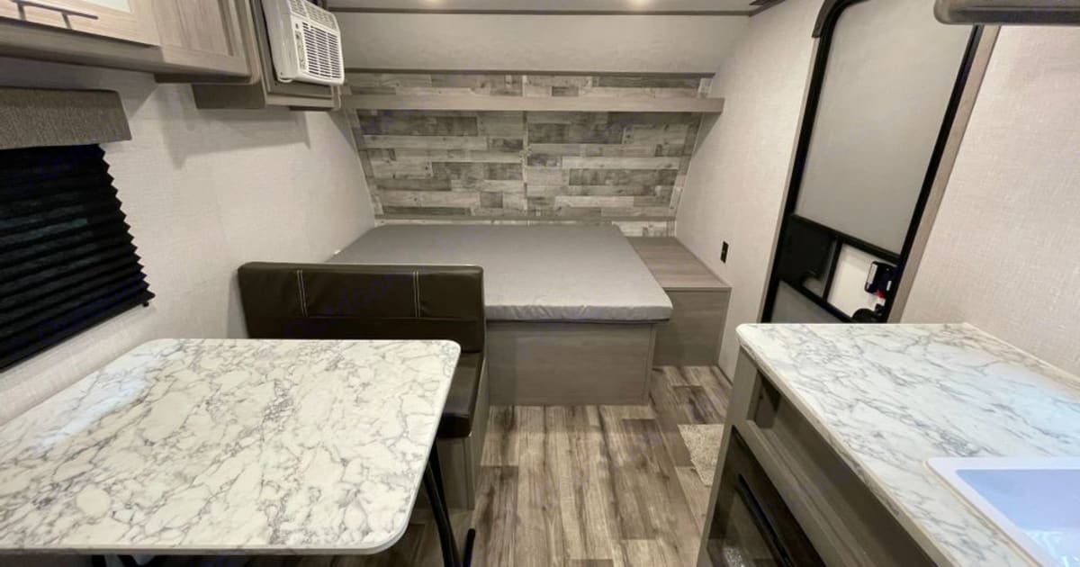 2022 Dutchmen Coleman Lantern LT Caravane Rental in Hutto, TX Outdoorsy