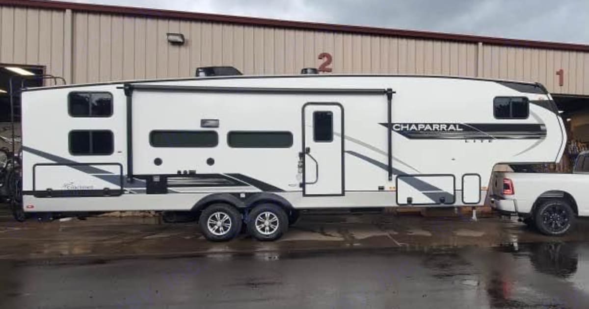 2021 Forest River Coachmen Chaparral Lite Fifthwheel Rental in