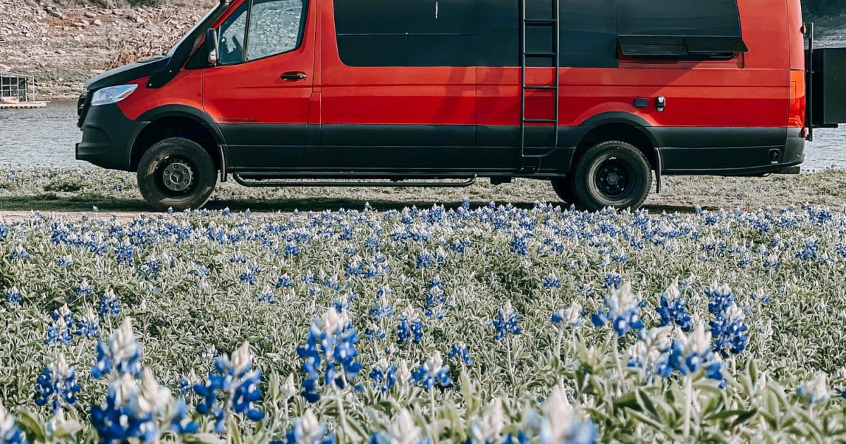 2020 Mercedes / Sportsmobile Sprinter Camper van Rental in Austin, TX