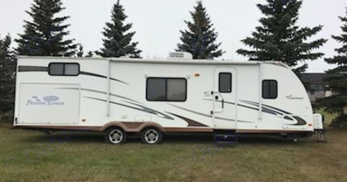 2011 Coachman Freedom Express Travel trailer Rental in Westlock, AB