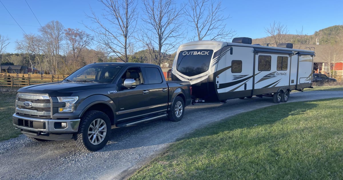 2020 Keystone RV Outback Toy Hauler Travel trailer Rental in