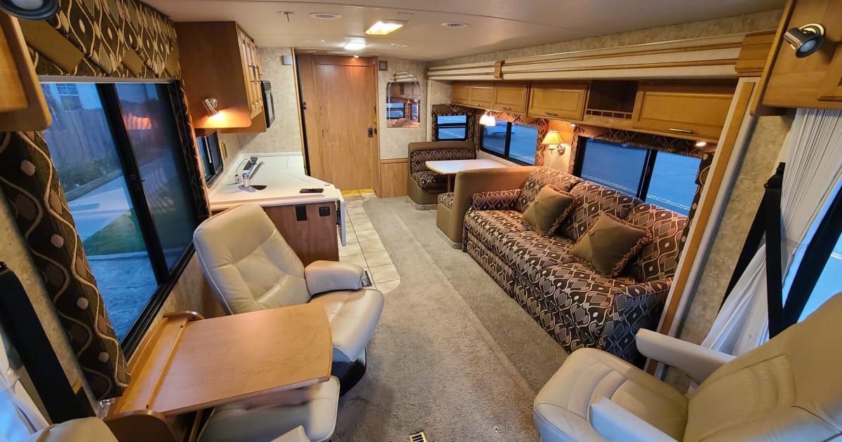 2006 Winnebago Journey Class A Rental in fairfield, CA Outdoorsy