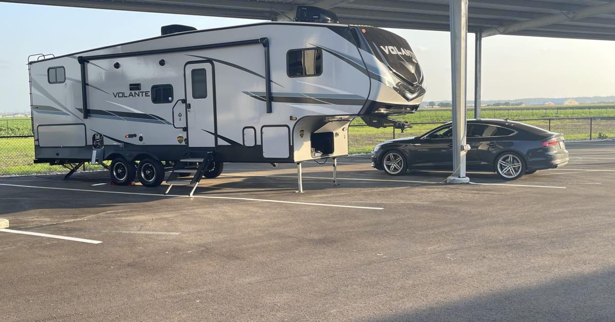 2021 Crossroads RV Volante Fifth-wheel Rental in Castroville, TX ...