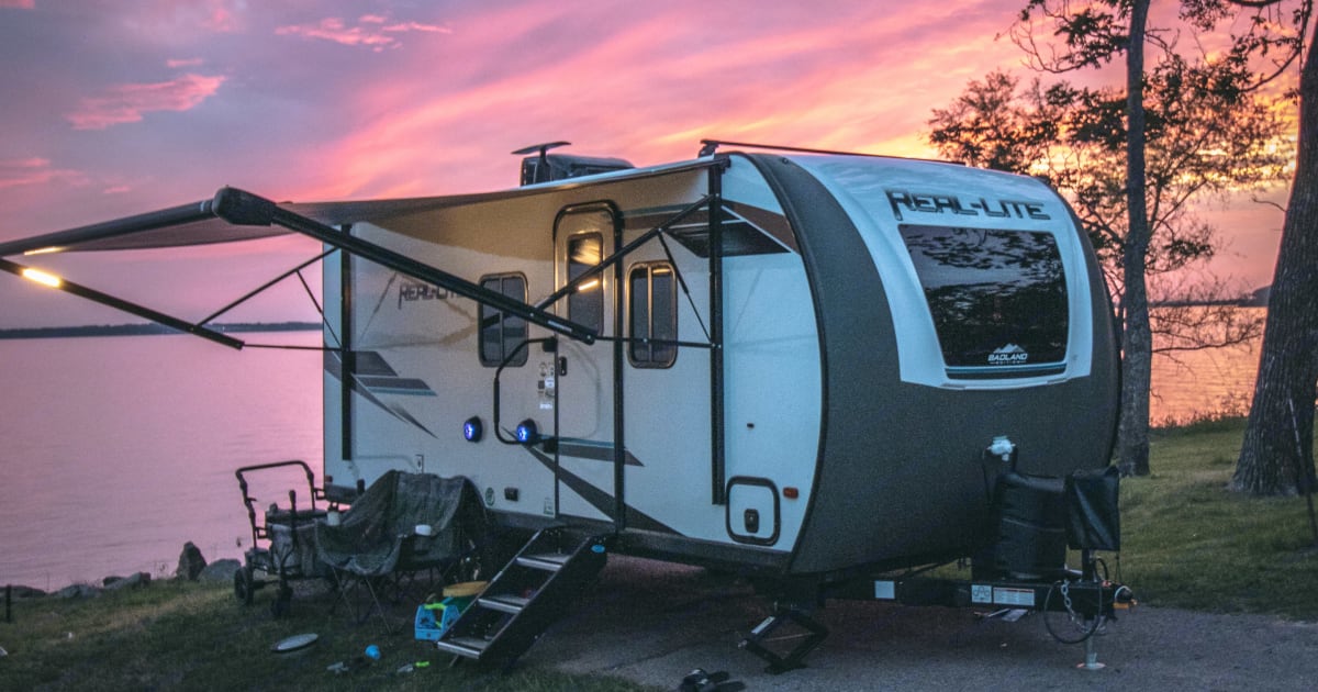 2021 Forest River Palomino RealLite Mini Travel trailer Rental in