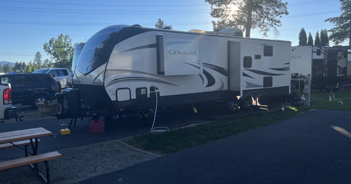 2022 2022 Keystone Cougar HalfTon Travel trailer Rental in Bakersfield